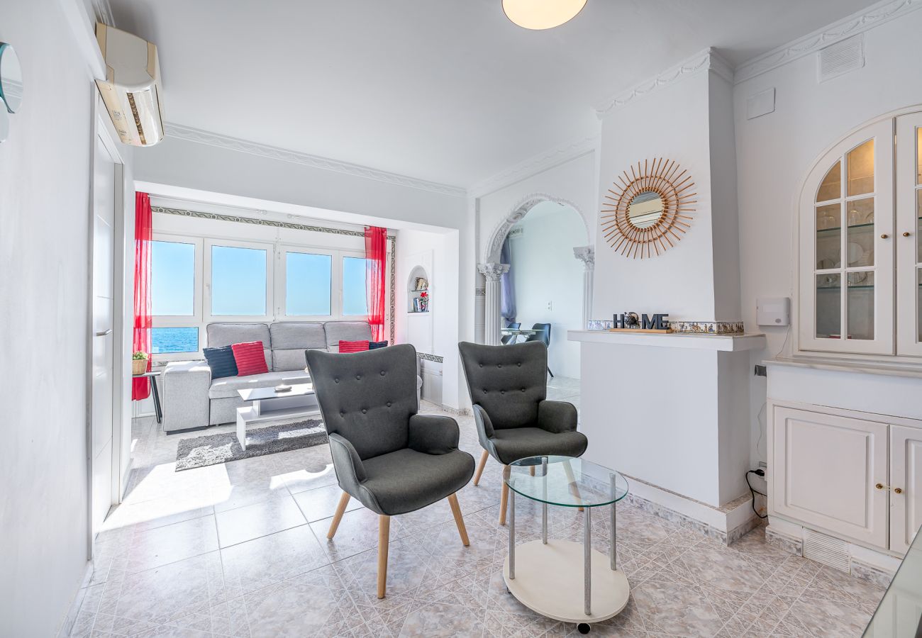 Apartamento en Benalmádena - Acogedor piso para 5 frente al mar 