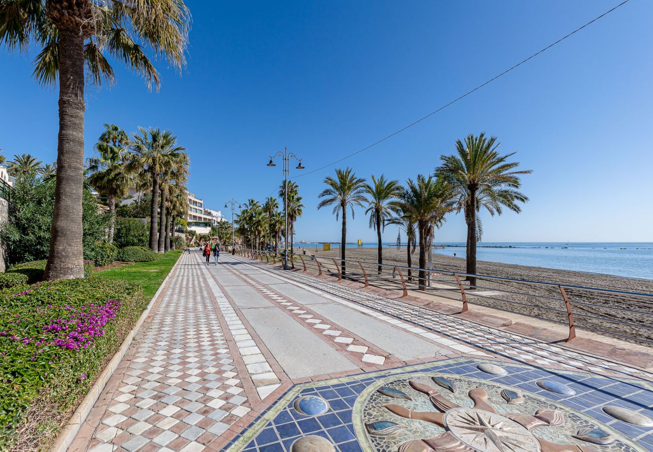 Apartamento en Benalmádena - Acogedor piso para 5 frente al mar 