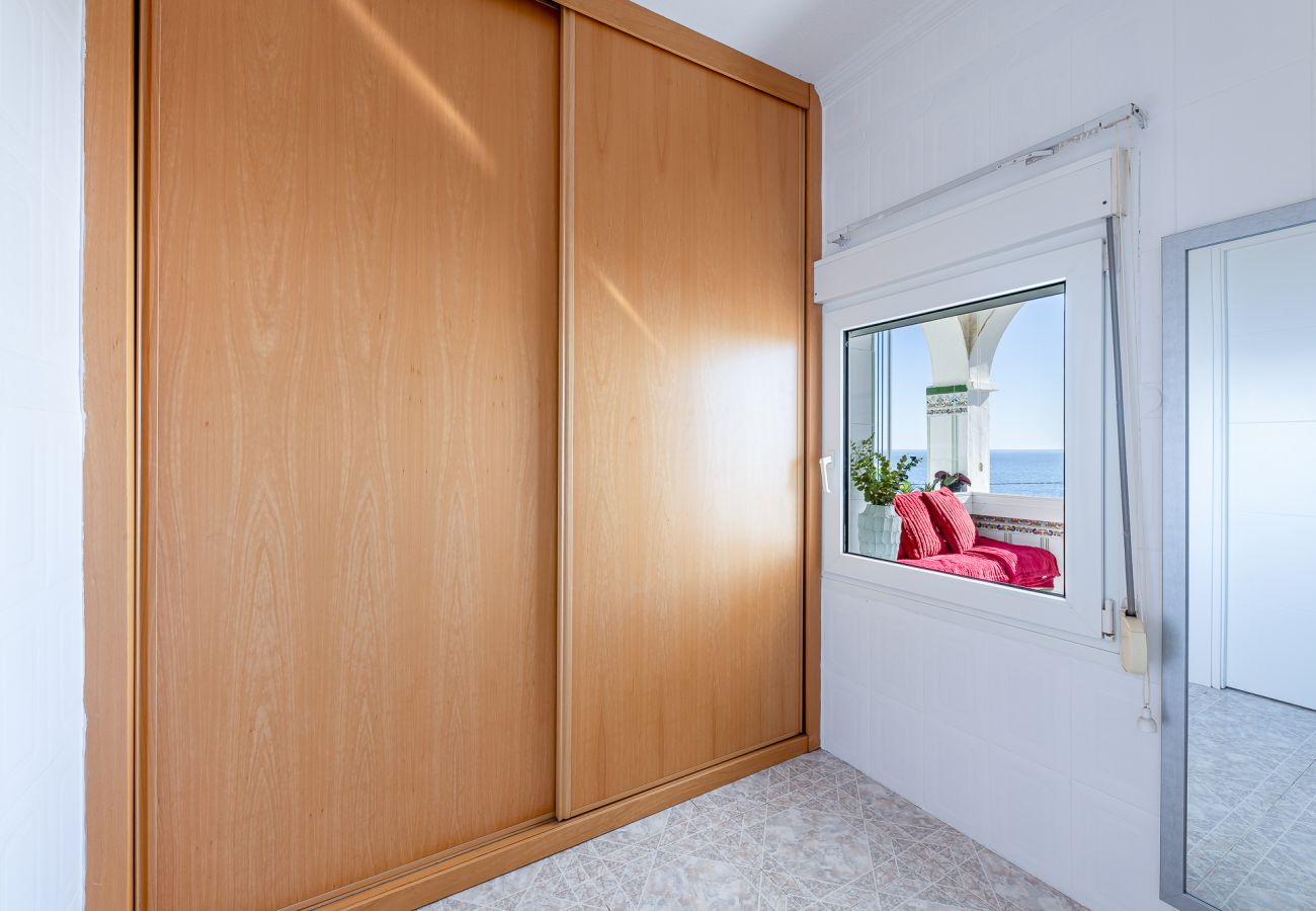 Apartamento en Benalmádena - Acogedor piso para 5 frente al mar 