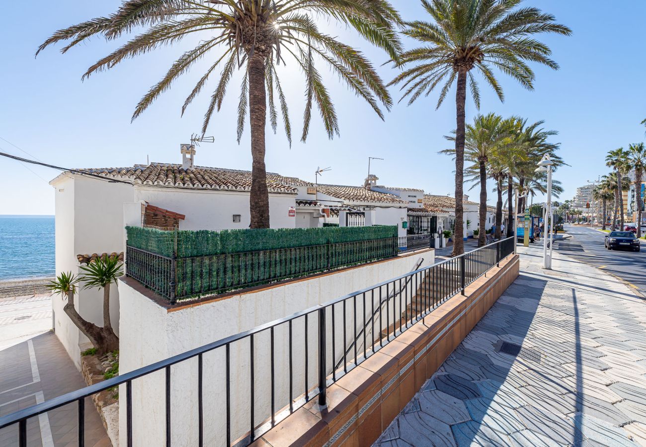 Apartamento en Benalmádena - Acogedor piso para 5 frente al mar 