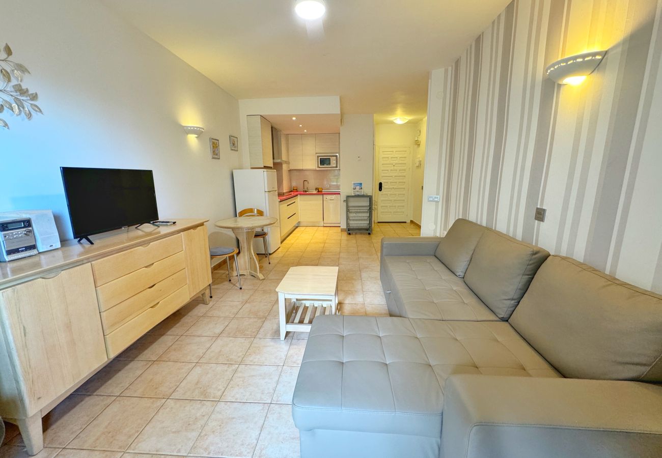 Apartment in Benalmádena - Spacious apartment for 4 people in Benalbeach. 