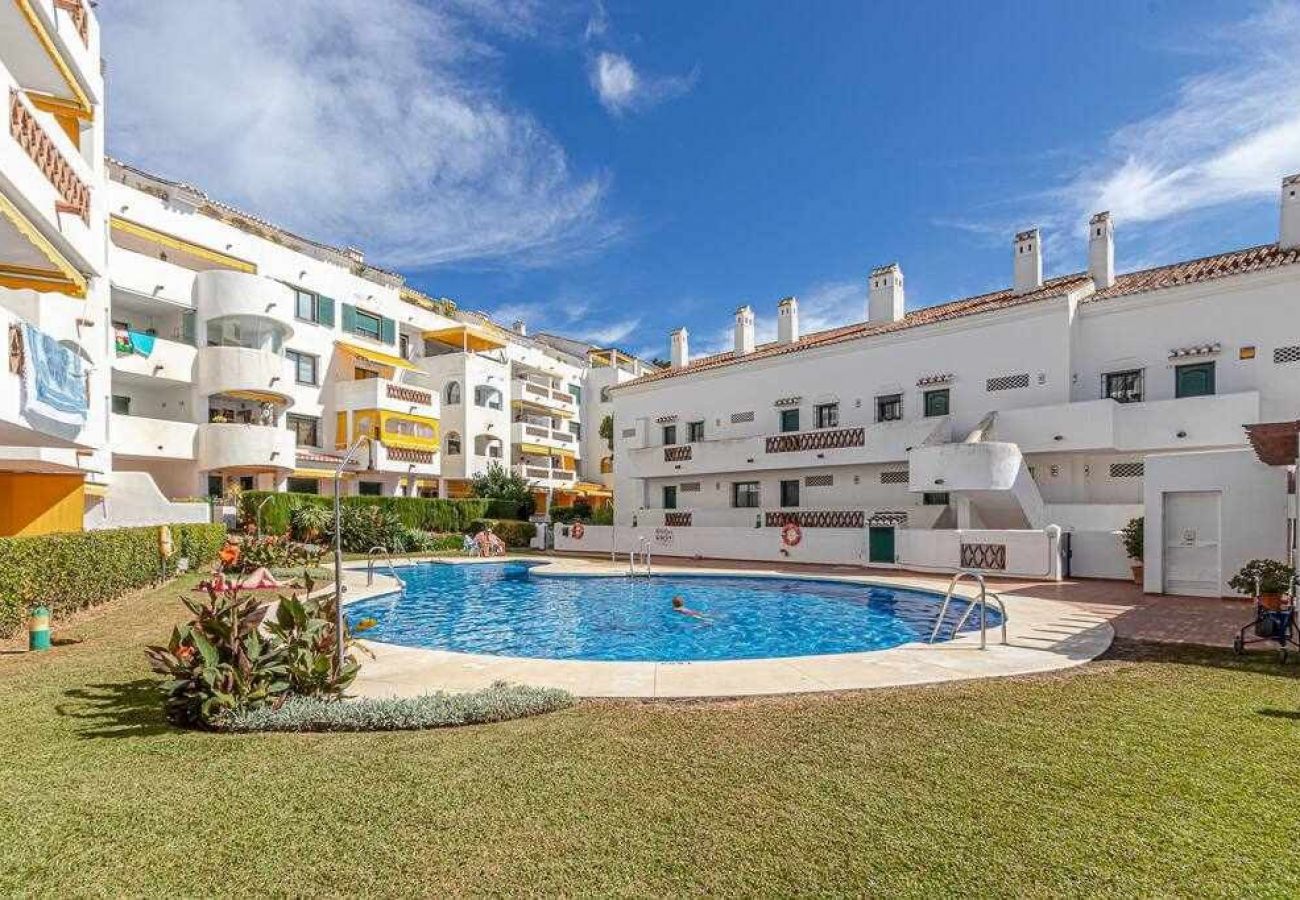 Apartment in Benalmádena - Apartment in front of Parque la Paloma with pool 