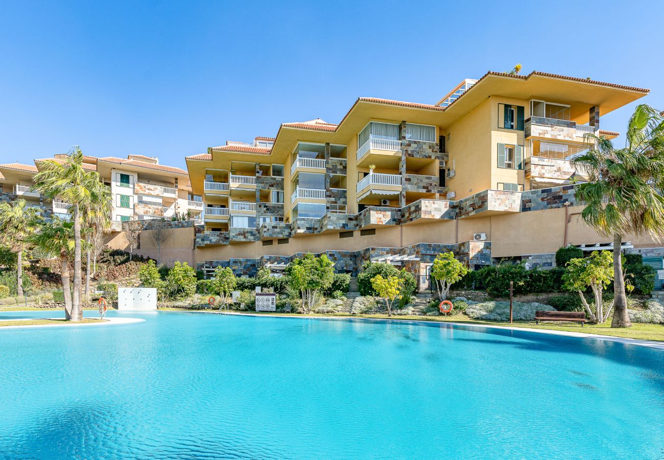 Apartment in Fuengirola - Spacious 3-bedroom apartment in Higueron