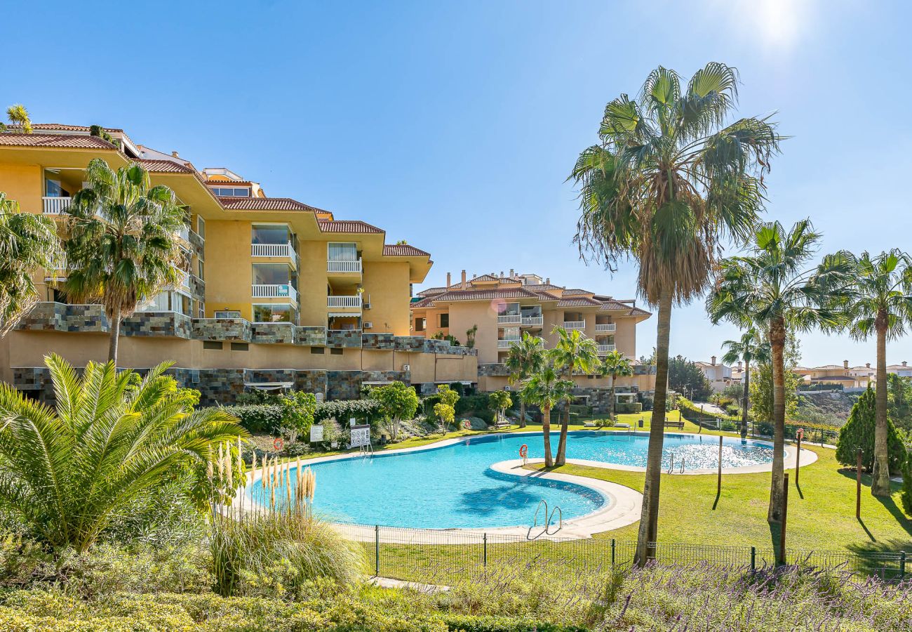 Apartment in Fuengirola - Spacious 3-bedroom apartment in Higueron