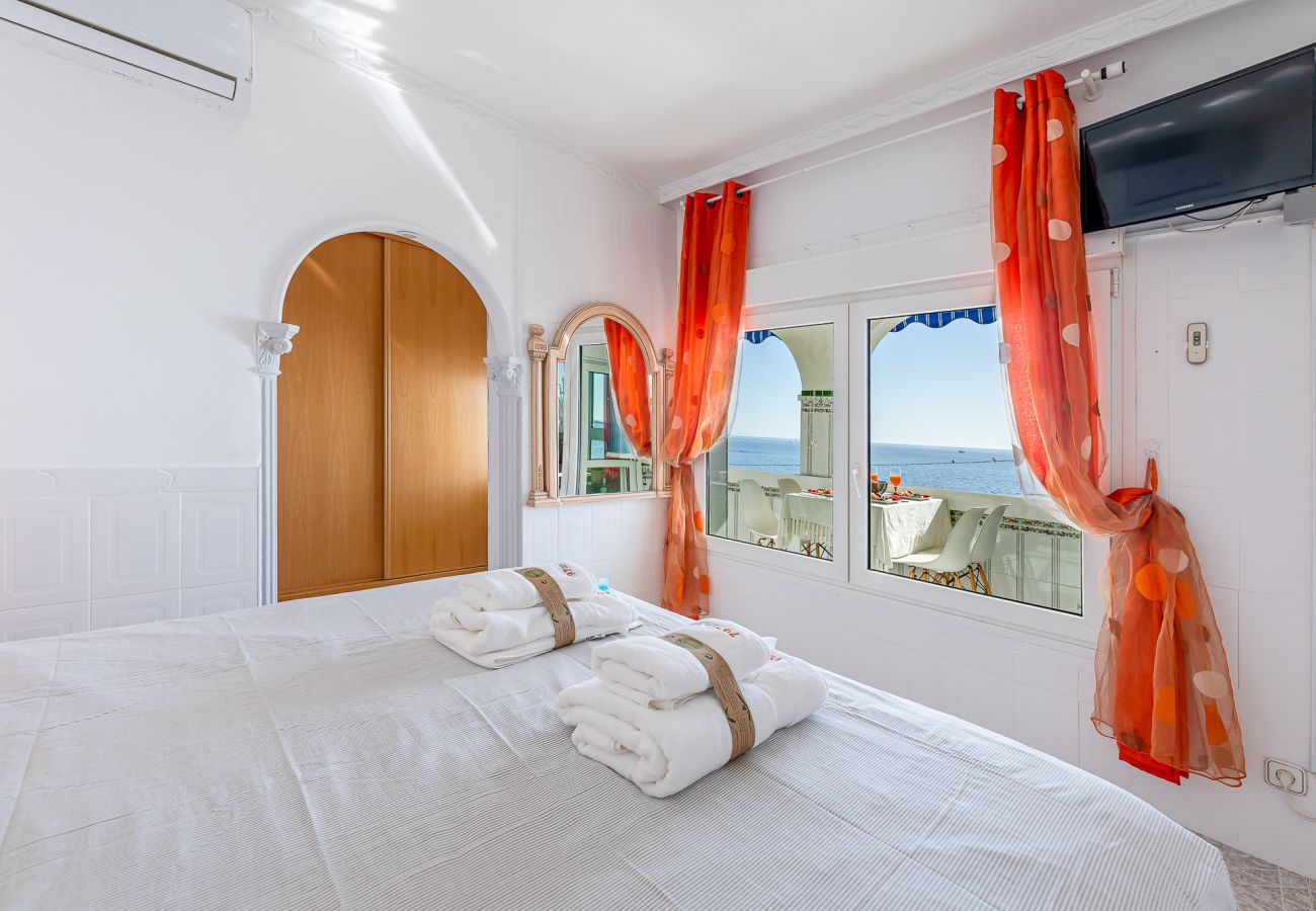 Apartment in Benalmádena - Cozy appartment for 5 in front of the sea 