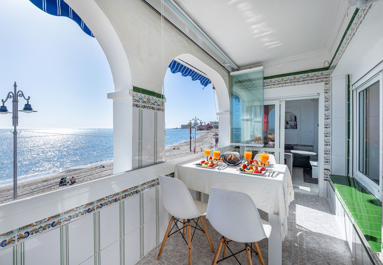 Apartment in Benalmádena - Cozy appartment for 5 in front of the sea 