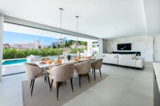 Villa en Benalmádena - Lujosa y moderna villa en Puerto marina